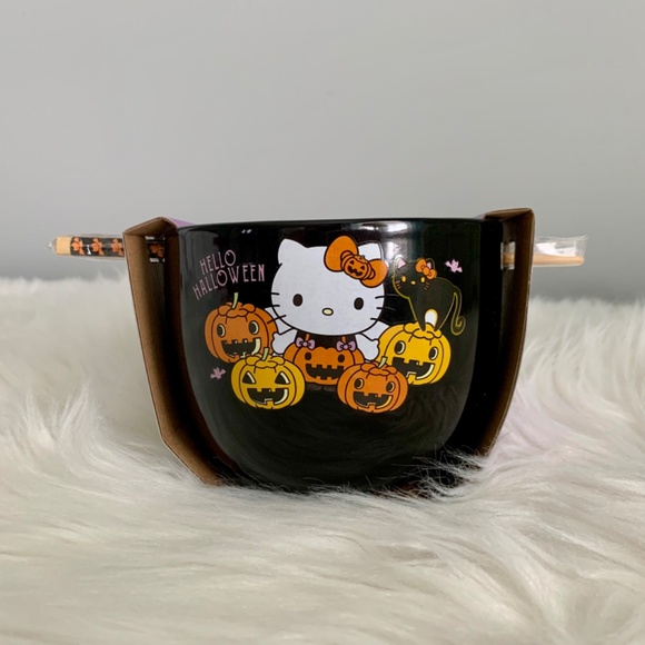 NEW HELLO KITTY HALLOWEEN CERAMIC RAMEN BOWL w/CHOPSTICKS (20oz capacity) - Picture 2 of 8